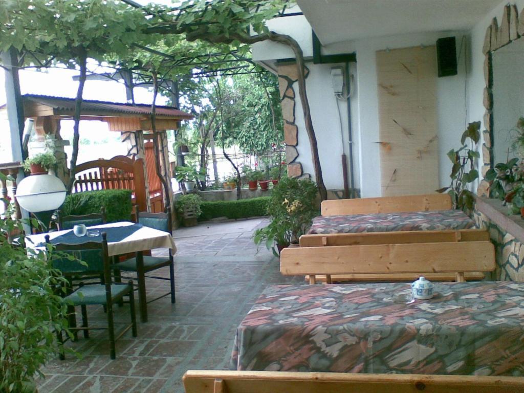 Family Hotel Natalis Хисаря Экстерьер фото