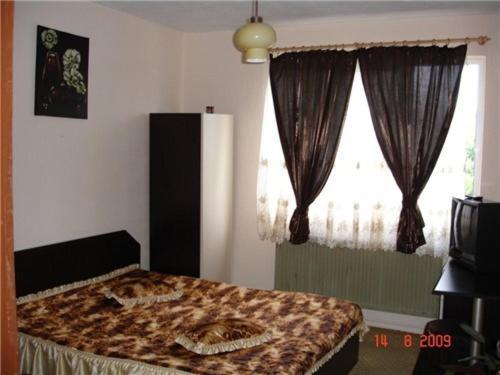 Family Hotel Natalis Хисаря Номер фото